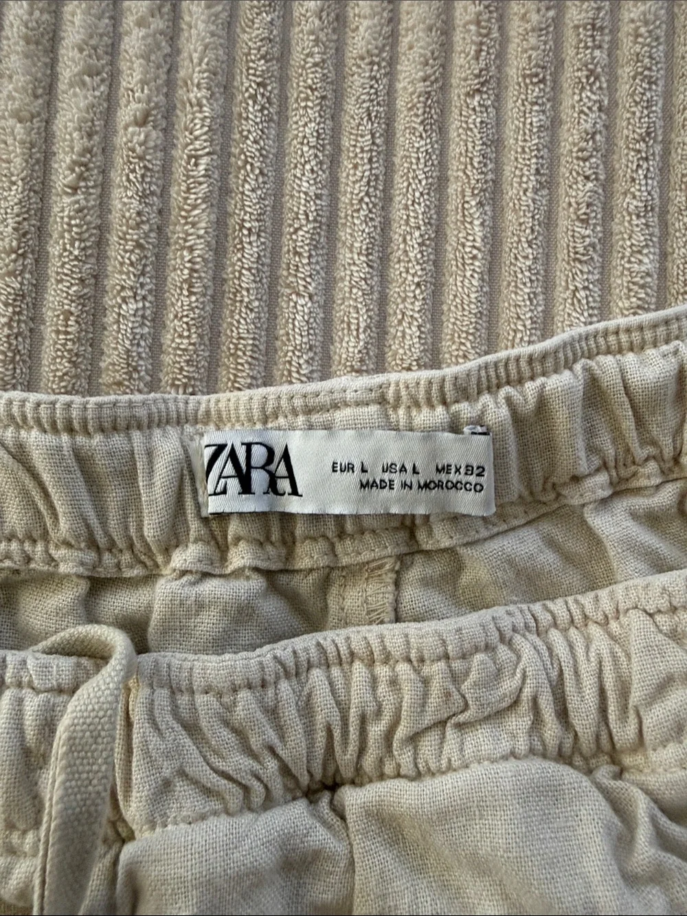 Zara Beige Drawstring Flat Front Men’s Shorts